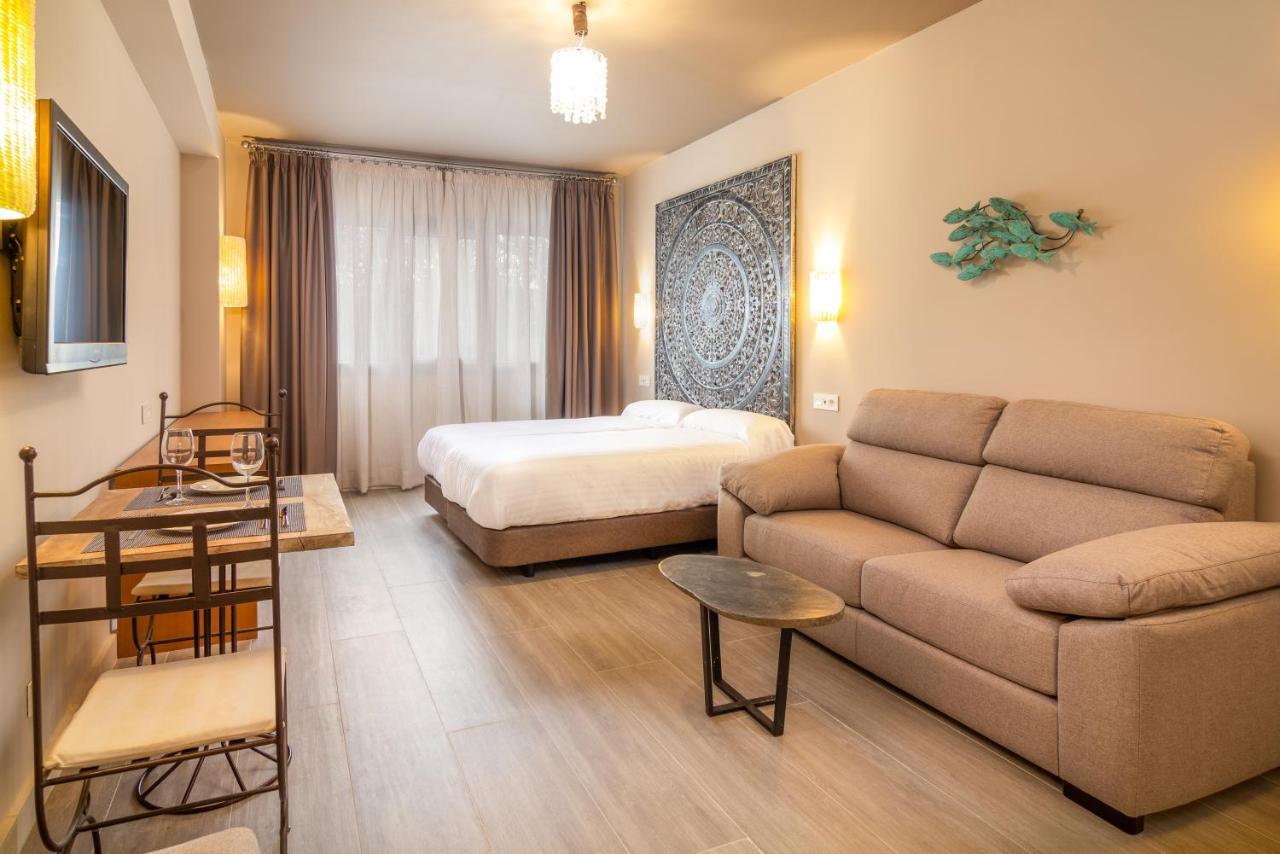 Apartamentos Sevilla Este By Qhotels Eksteriør billede