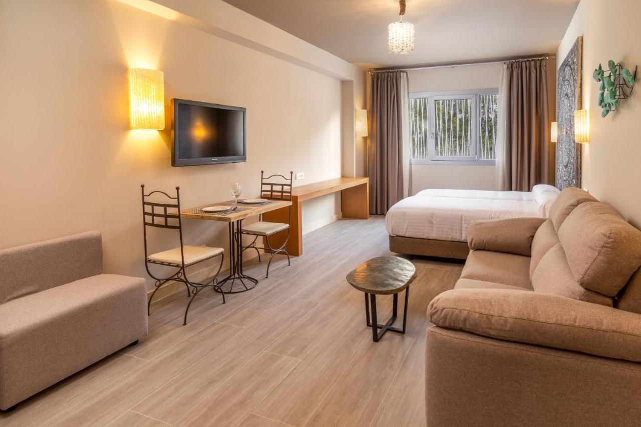 Apartamentos Sevilla Este By Qhotels Eksteriør billede