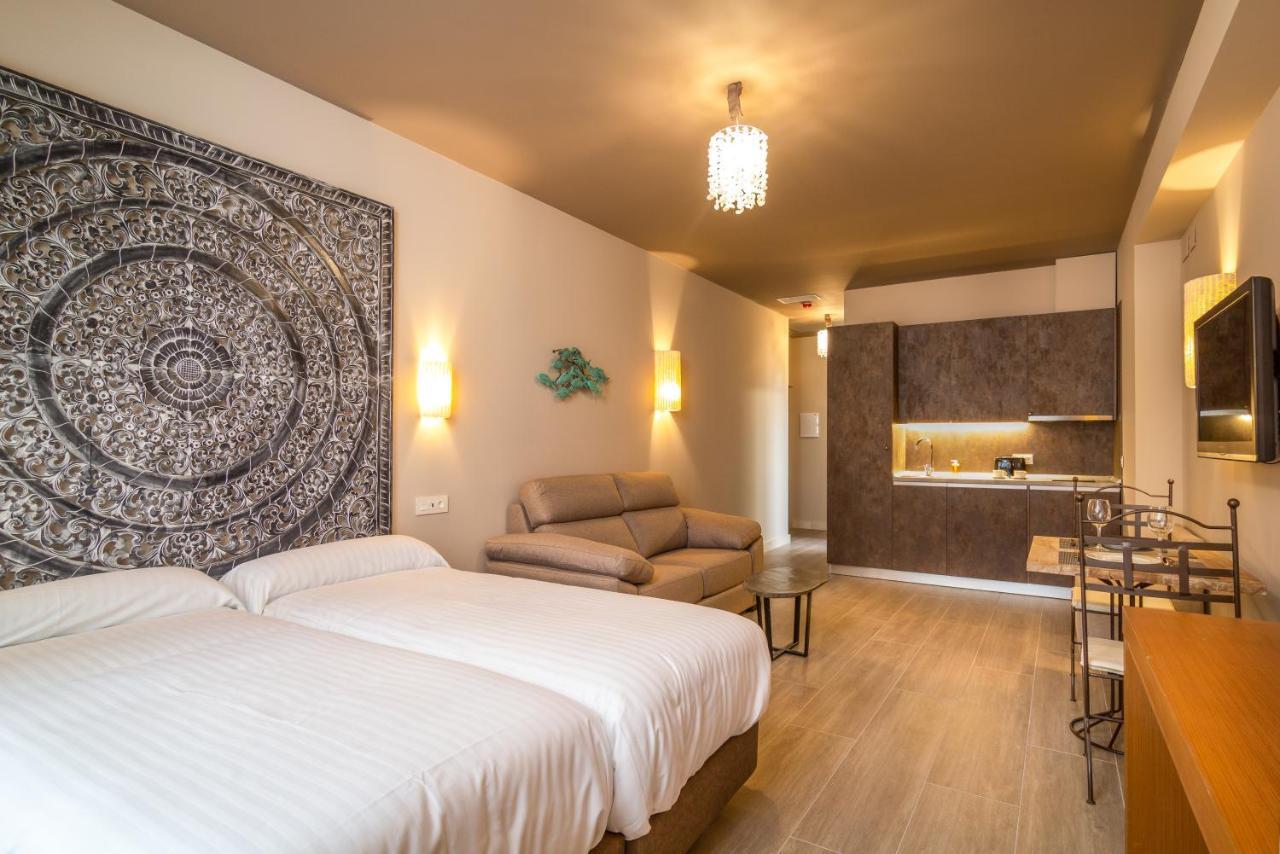 Apartamentos Sevilla Este By Qhotels Eksteriør billede